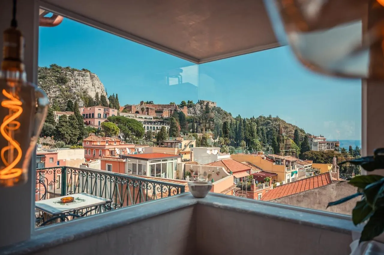 Hotel Villa Paradiso Taormina 4*,